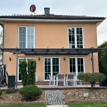 Stadtvilla In Leipzig 7 Personen 3 Schlafzimmer 2 Baeder Garten Und Terrasse Zentral Gelegen Messe Innenstadt Seen Exterior photo