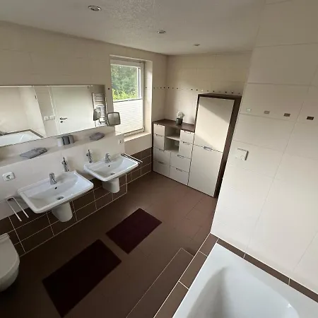 Stadtvilla In Leipzig 7 Personen 3 Schlafzimmer 2 Baeder Garten Und Terrasse Zentral Gelegen Messe Innenstadt Seen Exterior photo