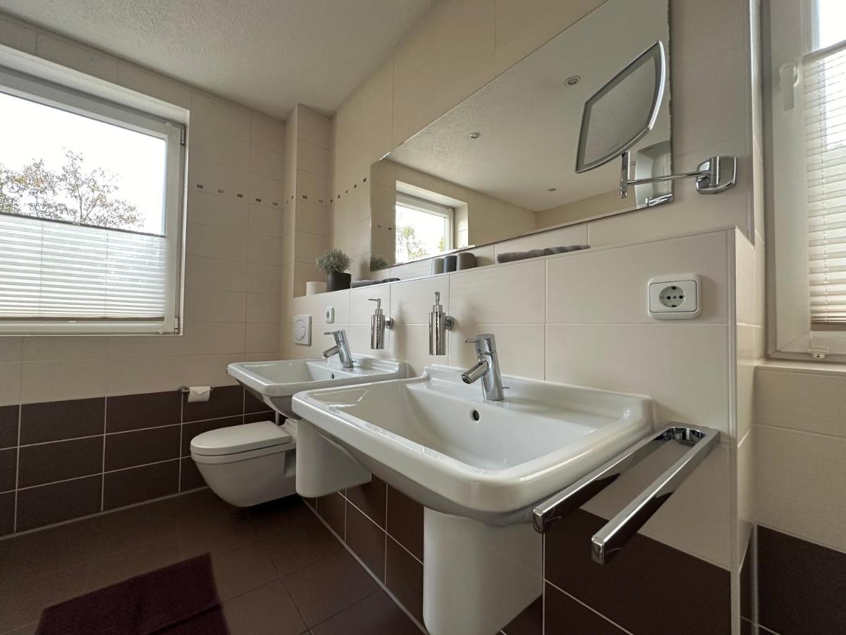 Stadtvilla In 7 Personen 3 Schlafzimmer 2 Baeder Garten Und Terrasse Zentral Gelegen Messe Innenstadt Seen Leipzig