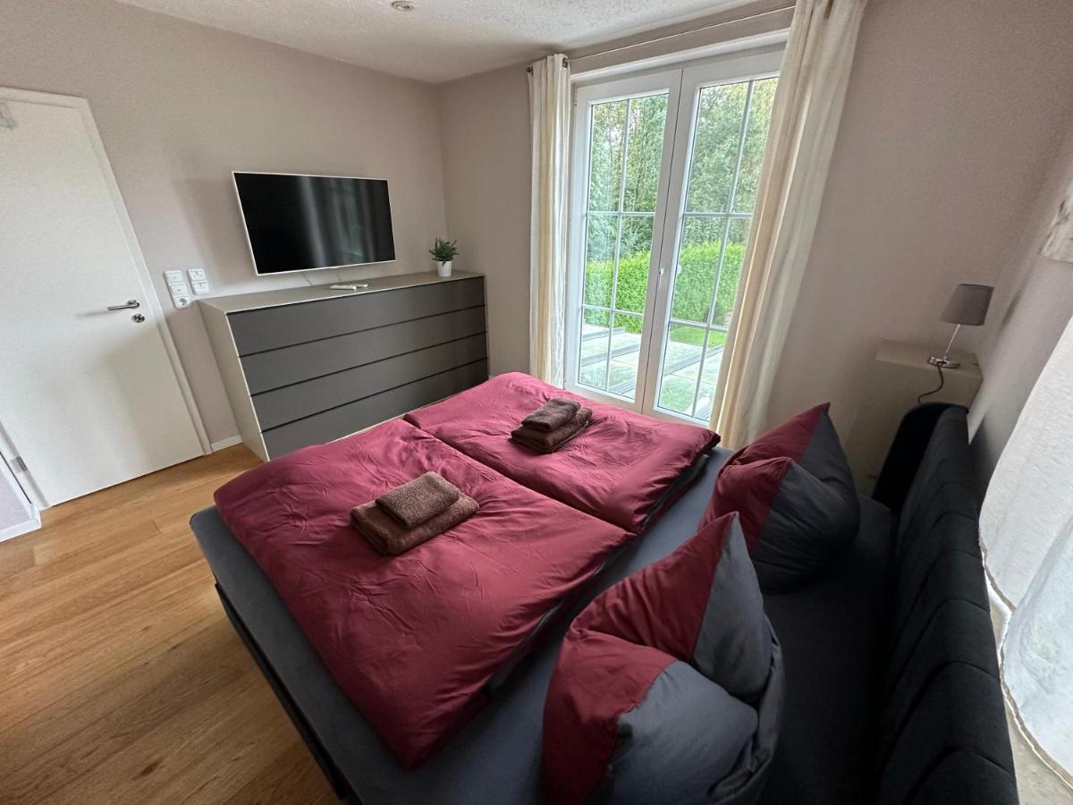 Stadtvilla In 7 Personen 3 Schlafzimmer 2 Baeder Garten Und Terrasse Zentral Gelegen Messe Innenstadt Seen Villa *