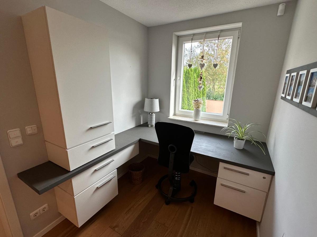 Stadtvilla In 7 Personen 3 Schlafzimmer 2 Baeder Garten Und Terrasse Zentral Gelegen Messe Innenstadt Seen Leipzig